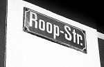 Straßenschild Roopstraße